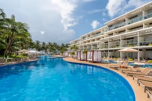 https://www.palmarbeachresortandspa.com.mx/galleries/Pools/PBRM-Áreas-07.webp